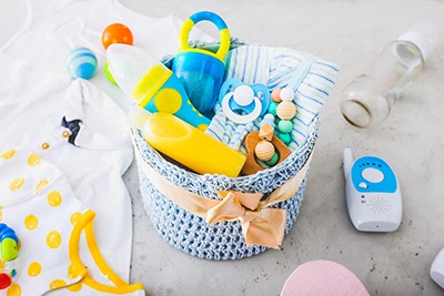 Basket o baby shower gifts