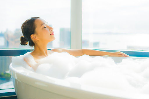 Is It Safe to Take a Bath During the First Trimester of Pregnancy