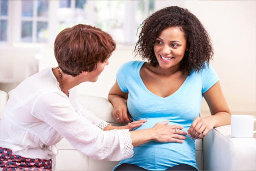what is a midwife